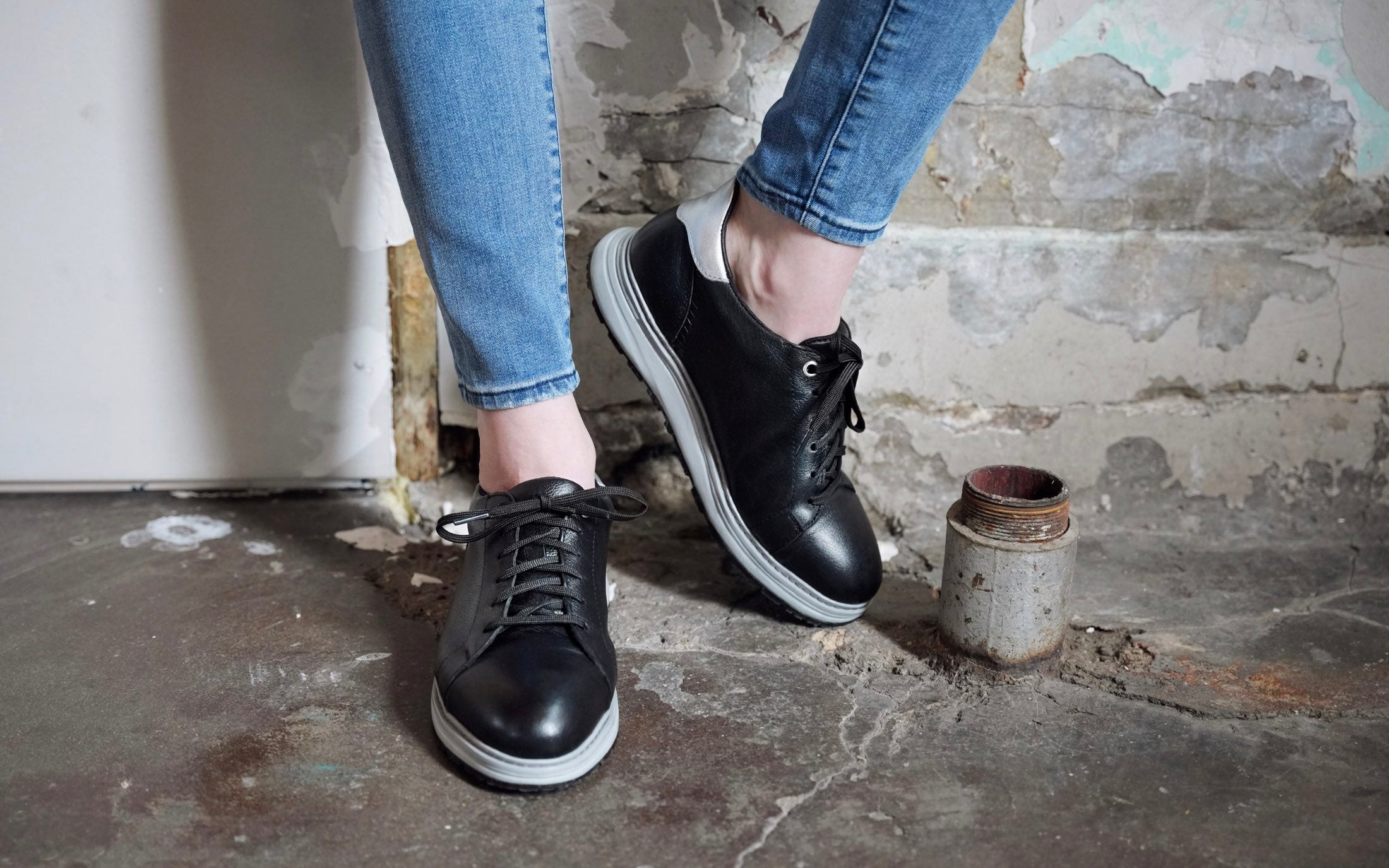 Women's Premium Leather Steel-Toe Shoe for Women by Xena Workwear in Black Pearl Full-Grain Leather – Rogue Steel