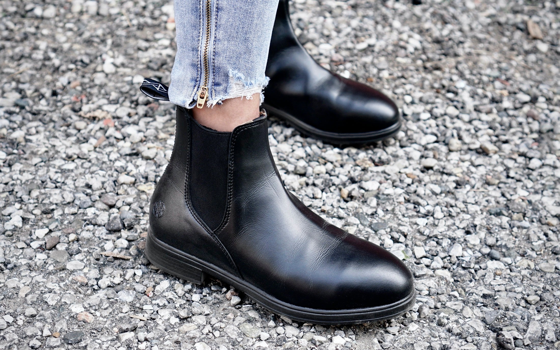 Valence Static Dissipative SD Rated Women's Steel Toe Safety Boot | ASTM Certified and OSHA Compliant I High-Performance Vegan Onyx Leather | Made in North America for Women by Women | Xena Workwear