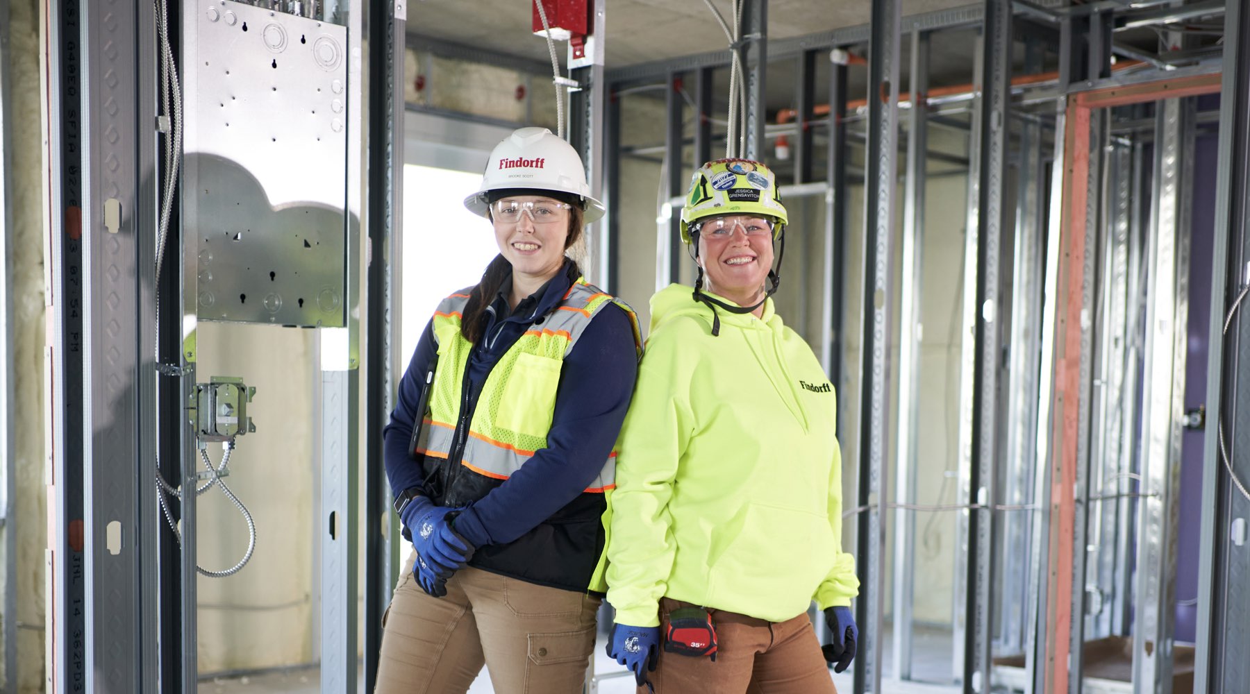 ‎Brooke Scott and Jessica-Grensavitch of Findorff construction are featured on the Xena Workwear Blog
