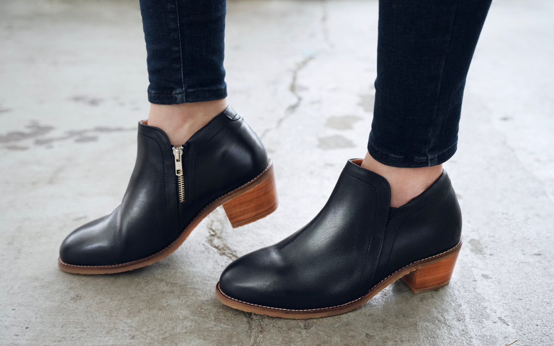 Gravity Steel Toe Shoes for Women I Full-Grain Leather in Black by Xena Workwear