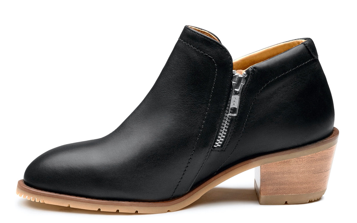 thumbnail image 2 of Work Boots And Shoes For Women - Composite Toe | Saf-Gard 2 of 13